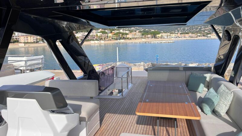 FERRETTI 720